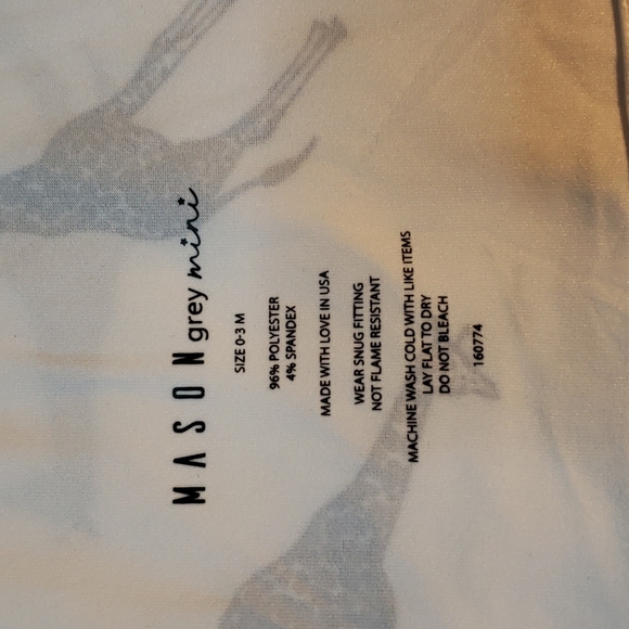 Mason Grey Mini Giraffe Swaddle Blanket - Picture 3 of 3